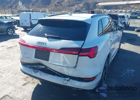 2021 Audi E-Tron Premium Quattro из США, поврежденный, VIN WA1AAAGE4MB022810